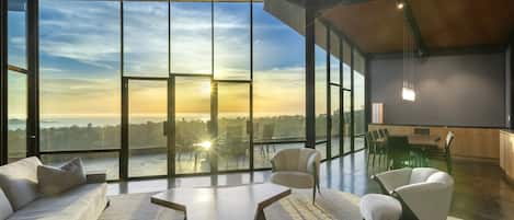 135 ft windows with great room subset view of Ocean