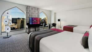 PlanetHollywood UltraResortRoomQueen.jpg