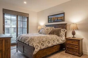 Bedroom 2 - King bed