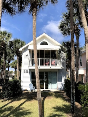 Two condos available in the same building, separate entries, great for large fam