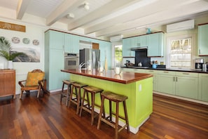 full kitchen