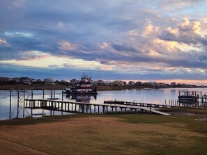 you'll see tons of these tug boats traveling up and down the ICW each day