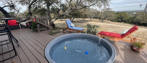 Bañera de hidromasaje al aire libre