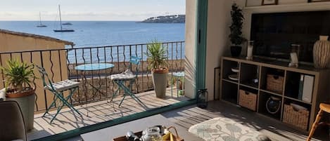 The living room with the spectacular view