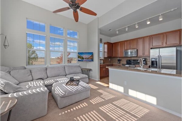 Welcome to the Penthouse Comfort condo!