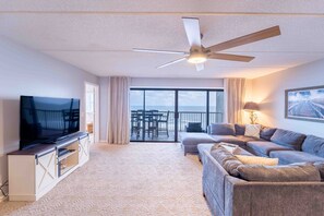 779 Living Area 