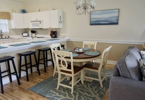 Dining Area (1)