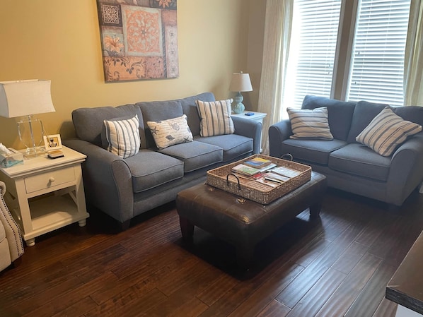 Living Room (1)