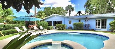 Welcome to Pelican Place! A tropical backyard paradise with pool & hot tub.