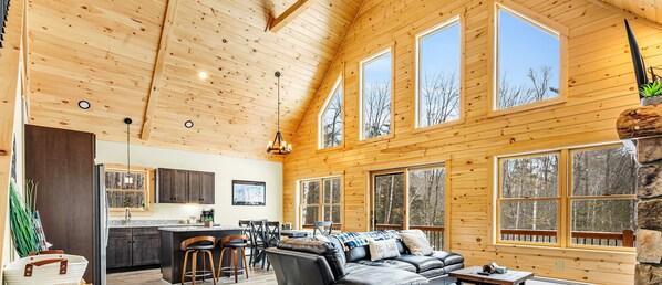 Walk into this view! The sun comes in during the day lighting up the whole space