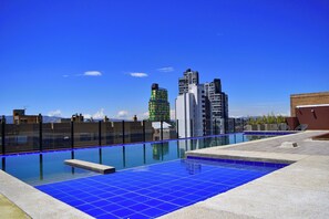 Pool auf dem Dach
