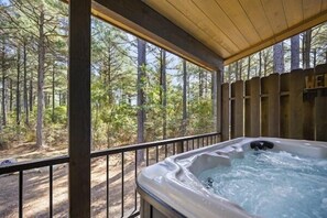 Indoor spa tub