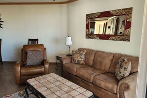 Pull out sofa bed