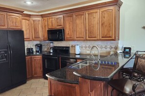 Full equipped kitchen