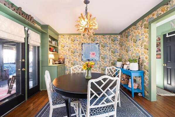 Dining Room seating for 4 with access to the Back Deck