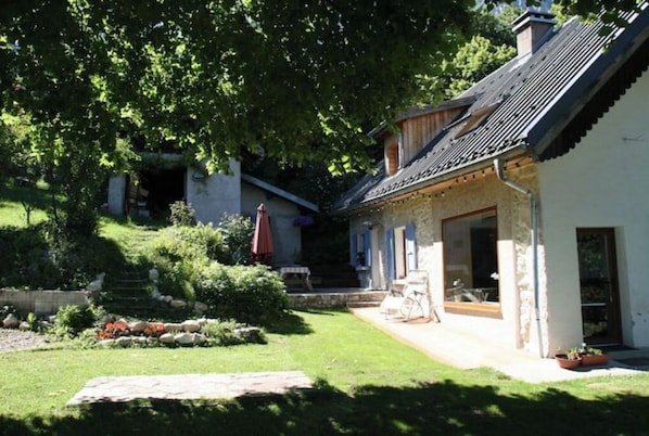 Splendide Jardin de 8500 m2 sans aucun vis Ă vis