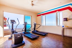 Fitness center also with view