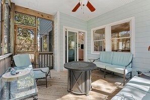 MB60: Dream Inn | Bottom Level Screened Porch