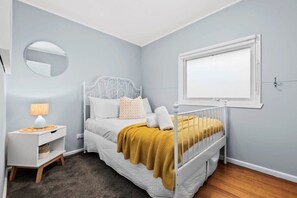 Bedroom 2 – Double Bed