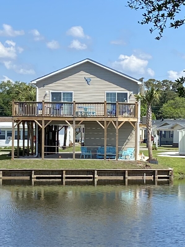 Lakeview of your vacation get away! Book today!