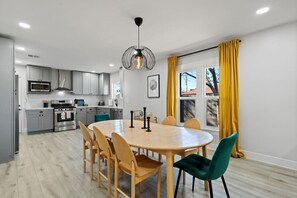 Main Home Dining & Kitchen