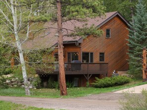 Bierhaus is located in a quiet and secluded area with great access to RMNP