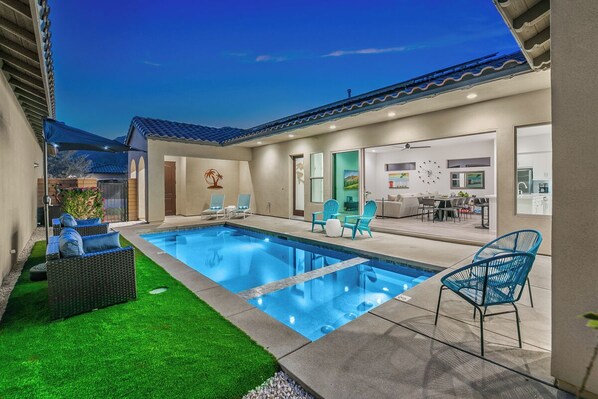 Welcome to Desert Palms!