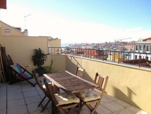 Terrace et vue sur le Tage