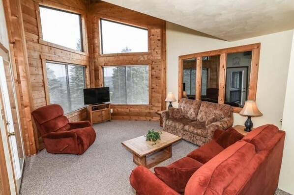 Indoors, Furniture, Living Room, Couch, Den