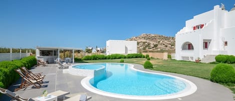 Beautiful Naxos Villa | 4 Bedrooms | Silver Villa | Wonderful Mountain View & Access to Swimming Pool | Plaka