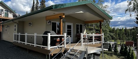 Moose Cabin Open Deck and Front Entry