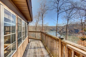 Wraparound Deck | Lake Cumberland Views