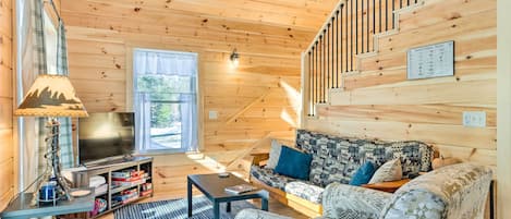 Rangeley Vacation Rental | 2BR | 1BA | 880 Sq Ft | Stairs to Access