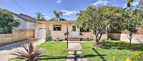 Santa Barbara Vacation Rental | 3BR | 2BA | 1,200 Sq Ft | 2 Steps Required