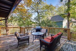 Deck | Outdoor Seating Areas | Gas Grill