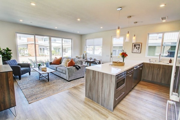 Large living room, kitchen, Dining area breakfast counter. 