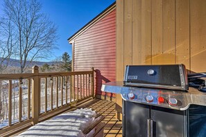 Furnished Deck | Gas Grill