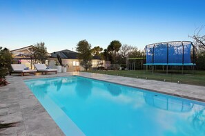 Pool/Sun Lounge/Backyard