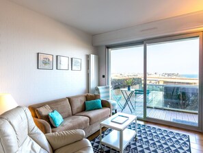 Couch, Möbel, Tabelle, Azurblau, Interior Design, Wohnzimmer, Beleuchtung, Bilderrahmen, Studio Couch, Fussboden