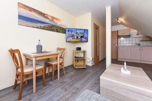 Wohnraum mit integrierter Küche