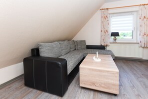 Wohnraum mit integrierter Küche