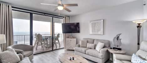 Summer House 805A. 3 Bedroom 2 bathroom, sleeps 10. Managed by Island Rentals.