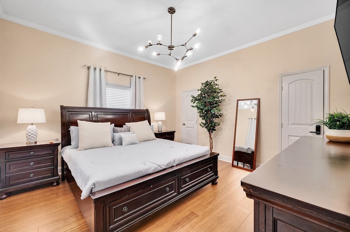 Warm Home Near Downtown Airport Whitewater Center