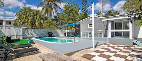 Make a splash in the sunshine in the property’s sparkling shared pool