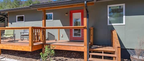 This is the main entrance, with its sunny front porch! 