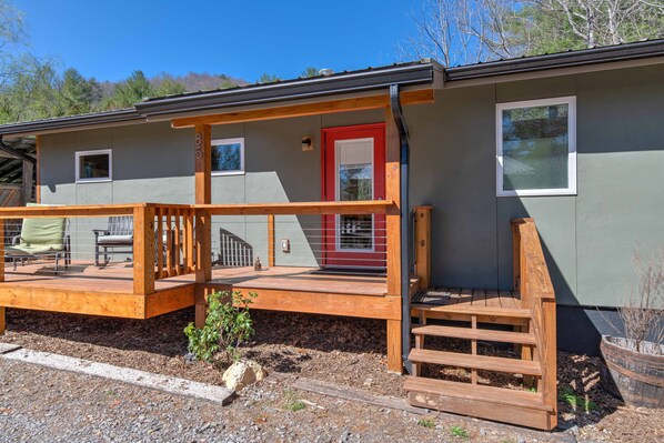 This is the main entrance, with its sunny front porch! 