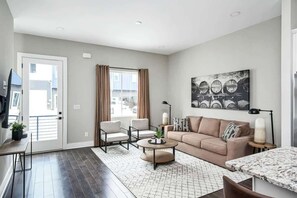 There's room for everyone to be together with this free flowing design.