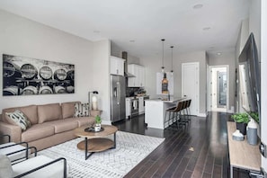 There's room for everyone to be together with this free flowing design.