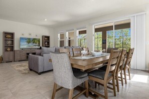 7664 Oakmoss Loop (4).jpg