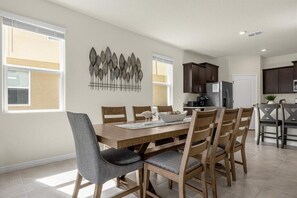 7664 Oakmoss Loop (5).jpg